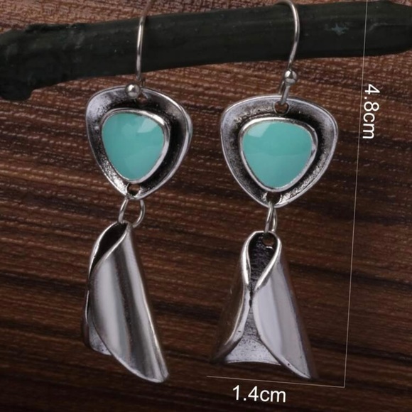 Turquoise Decor Geometric Drop Earrings - Picture 4 of 4